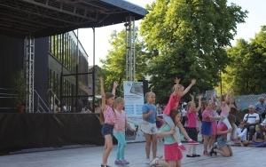 Piknik rodzinny na amfiteatrze MDK "Koszutka" filia "Dąb" (2)