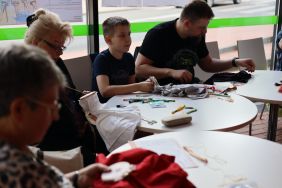 Relacja fotograficzna z imprezy środowiskowej: warsztatów, potańcówki i koncertu.  (1)